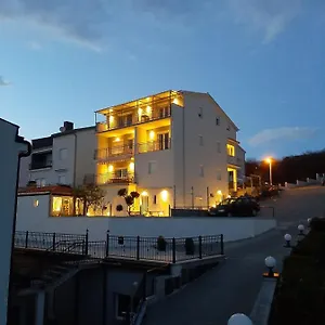  Apartment Matosic Kroatien