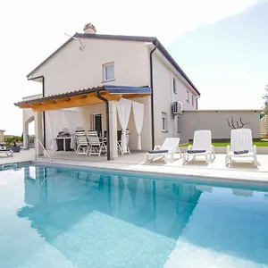 Silver Novigrad With Private Pool Novigrad Istria